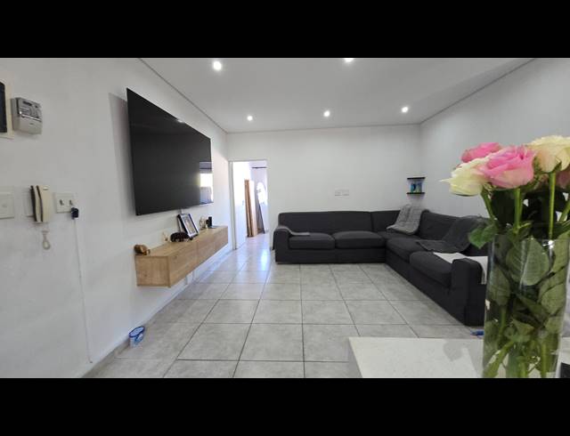 3 BEDROOM SIMPLEX FOR SALE IN MALVERN